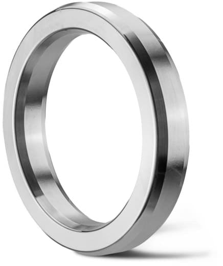 Deutsch: Abbildung zeigt Edelstahl Ring Joint Dichtung in oktogonaler Bauform 002RJD. English: Picture displays a stainless steel seal with an octagonal cross section.