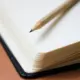 Stift und Buch